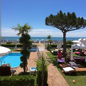 *** Hotel Universo Italy